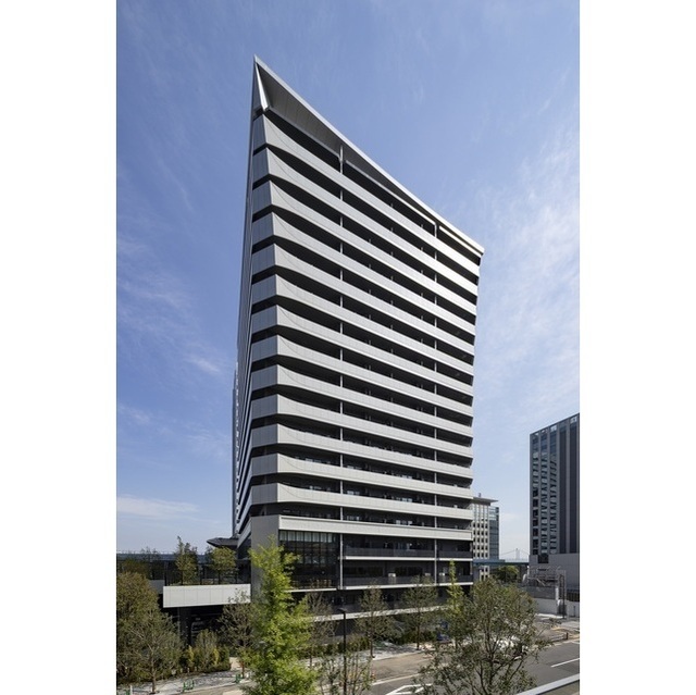 Modern 1-Bedroom Condo Near Station in Kaigan(3-chome) 0