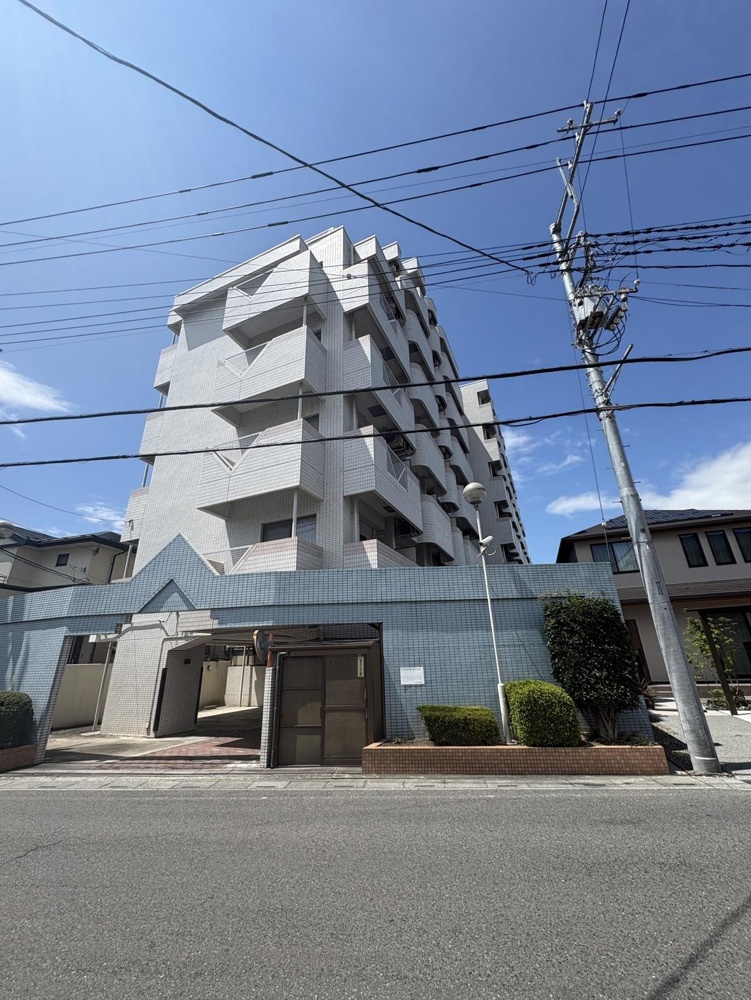 Charming Studio Condo in Ginza 0