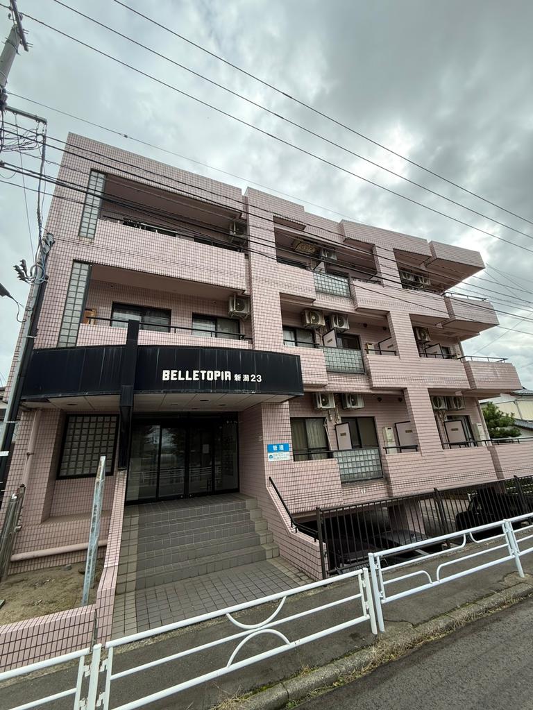 Vintage Studio Property Near Station in Yoneyama 0