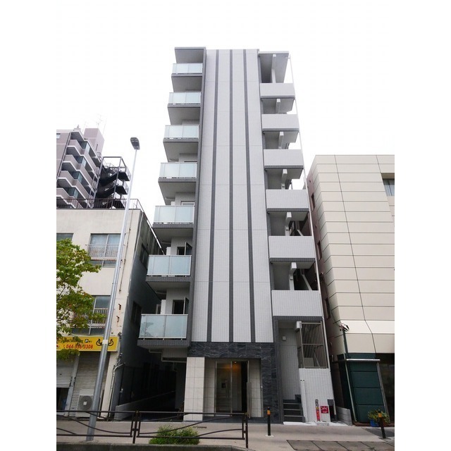 Modern Studio Condo in Minamisaiwaicho 0