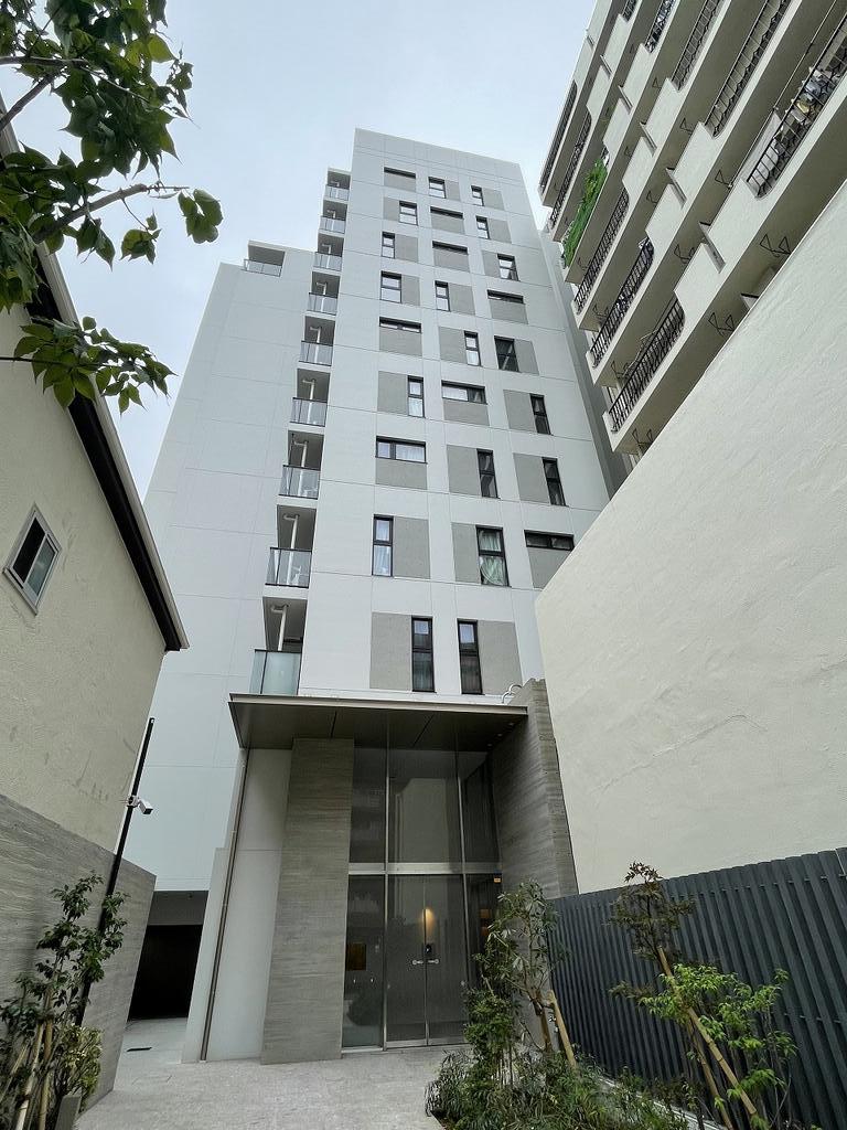 Modern 1-Bedroom Condo Near Station in Azumabashi 0