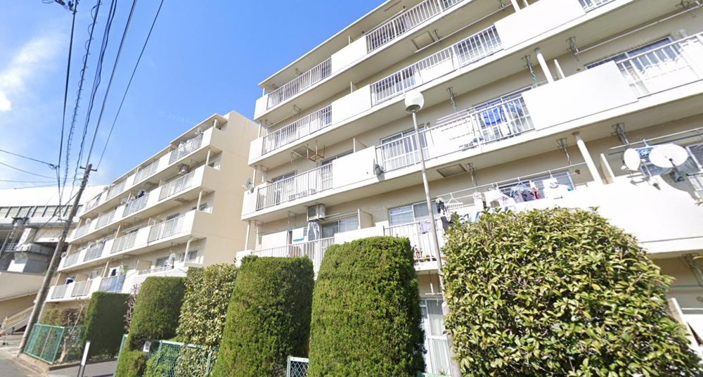 Classic 3-Bedroom Condo in Mikurube 0