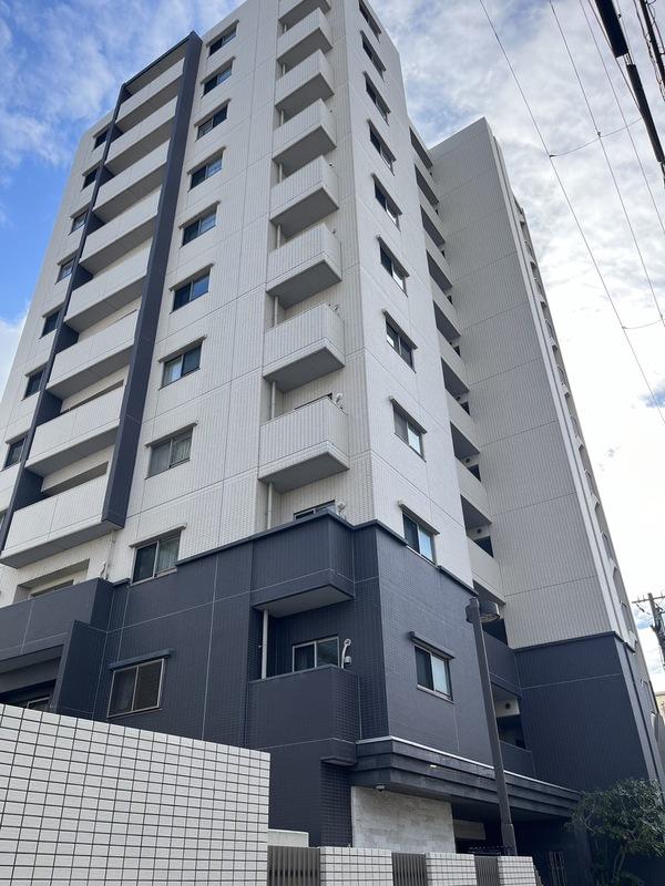 3-Bedroom Condo in Chuo 0