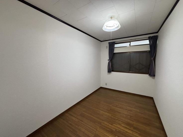 Vintage 3-Bedroom House in Nishiuneno 0
