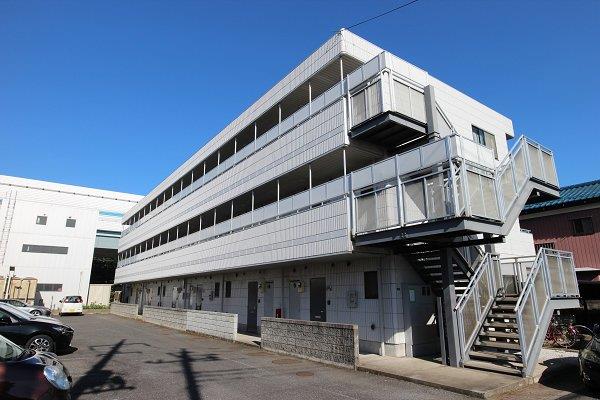 Classic 2-Bedroom Condo in Sakuraoka 0