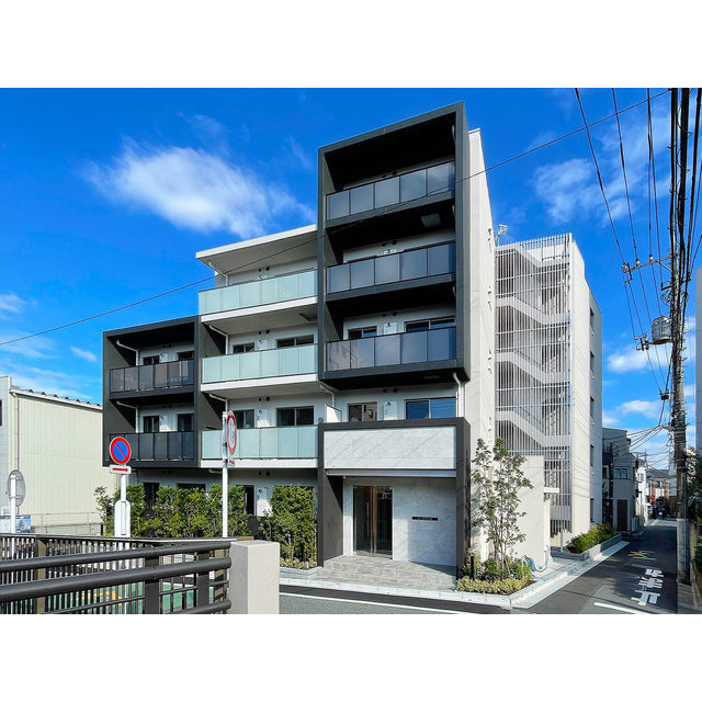 Modern 1-Bedroom Condo Near Station in Minamidai 0