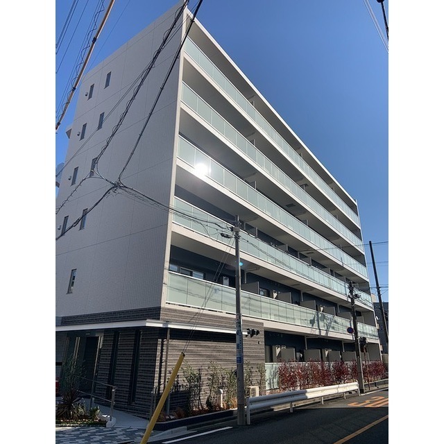 Modern 1-Bedroom Condo Near Station in Minamiyukigaya 0