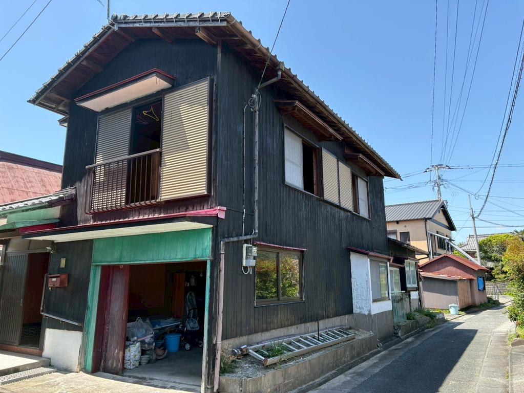 Classic 5-Bedroom House in Yamatomachi tanigaki 0