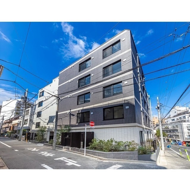 Brand New 2-Bedroom Condo in Honkomagome 0