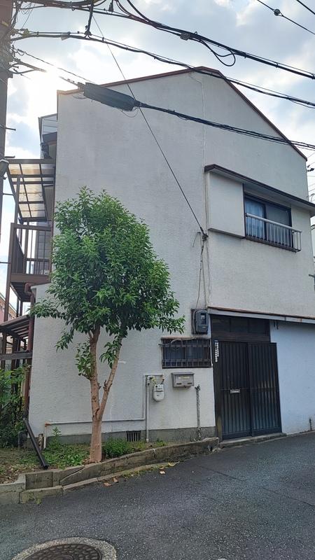 Well-Kept 3-Bedroom House in Nangocho 0