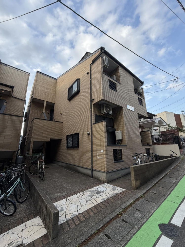 Studio Property in Hiraojosuimachi 0
