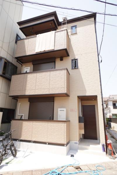 Modern 1-Bedroom Condo Near Station in Higashisumida 0