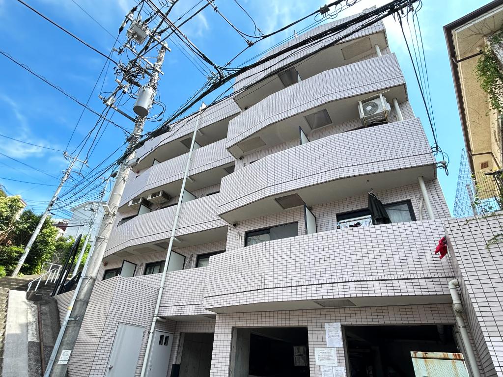 Vintage Studio Condo in Horinochicho 0