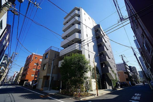 Modern Studio Condo Near Station in Honjo 0
