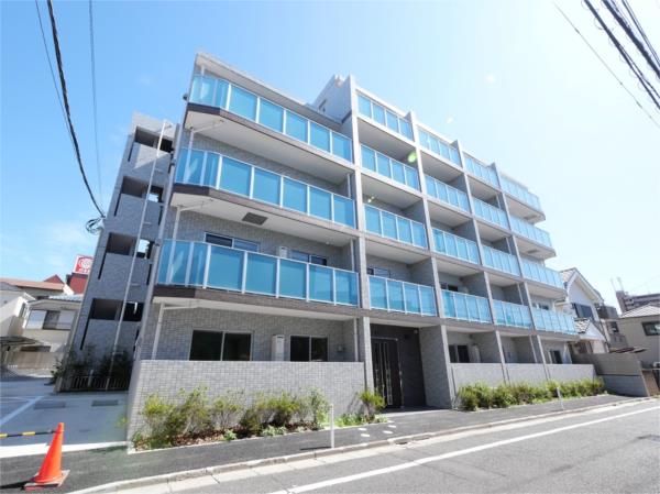 Modern 1-Bedroom Condo in Hitotsuya 0
