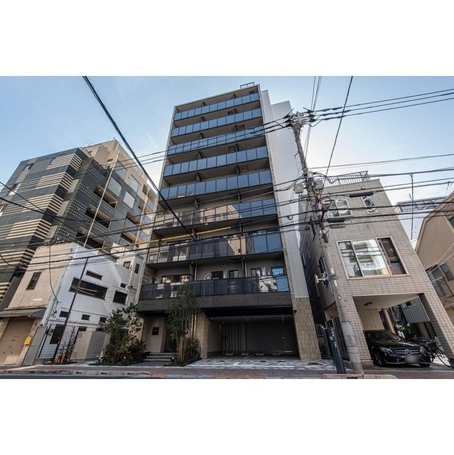 Modern 1-Bedroom Condo Near Station in Torigoe 0
