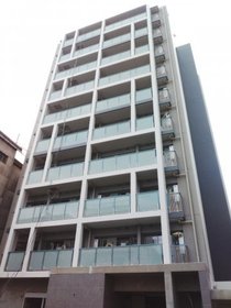Modern 1-Bedroom Condo Near Station in Shinkiba 0