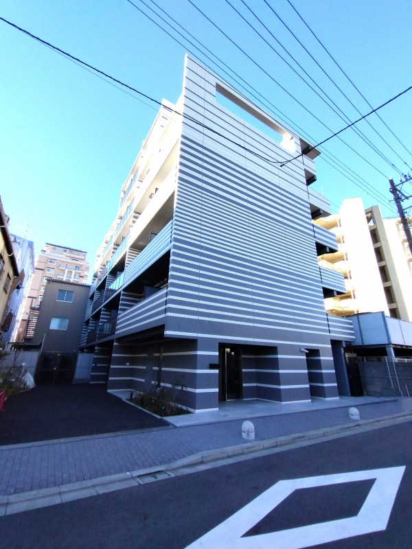 Modern Studio Condo in Senju sekiyacho 0
