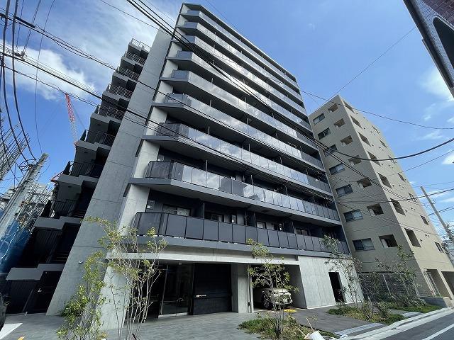 Modern 1-Bedroom Condo Near Station in Toyo 0