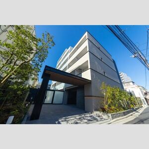 Modern 1-Bedroom Condo Near Station in Higashimukojima 0
