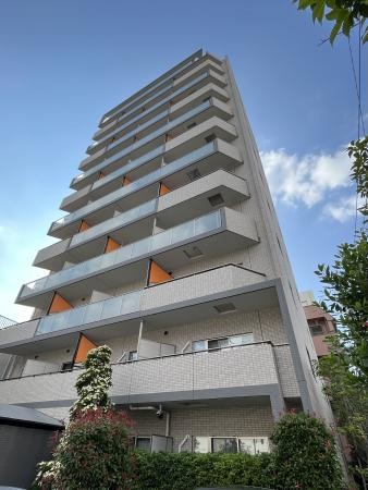 Modern 1-Bedroom Condo Near Station in Ryusen 0