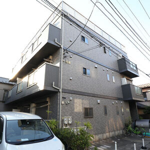 Modern 1-Bedroom Condo in Senju miyamotocho 0