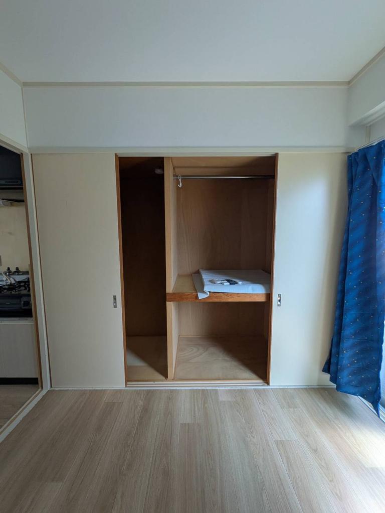 Vintage Studio Condo Near Station in Karita 0