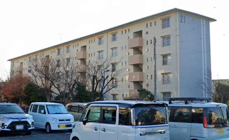 Vintage 3-Bedroom Condo in Uetayahommurashinden 0
