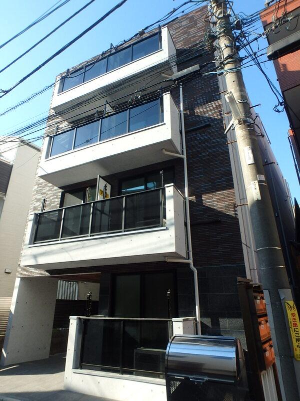 Modern Studio Condo in Shimomeguro 0
