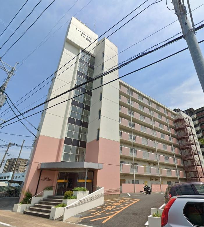 Charming 3-Bedroom Condo Near Station in Takanosu 0