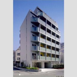 Studio Condo Near Station in Shimomeguro 0