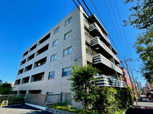3-Bedroom Condo in Tsurumaki 0