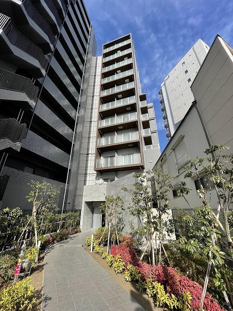 Modern Studio Condo in Mukojima 0