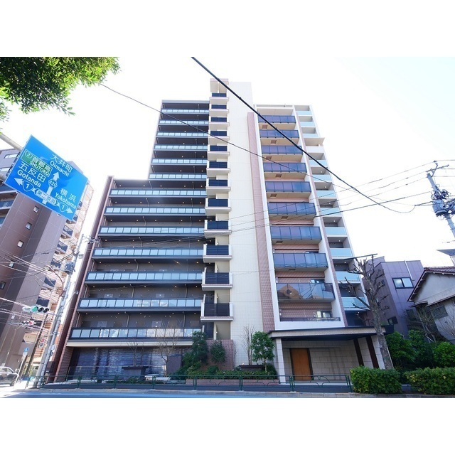 Modern Studio Condo Near Station in Higashinakanobu 0
