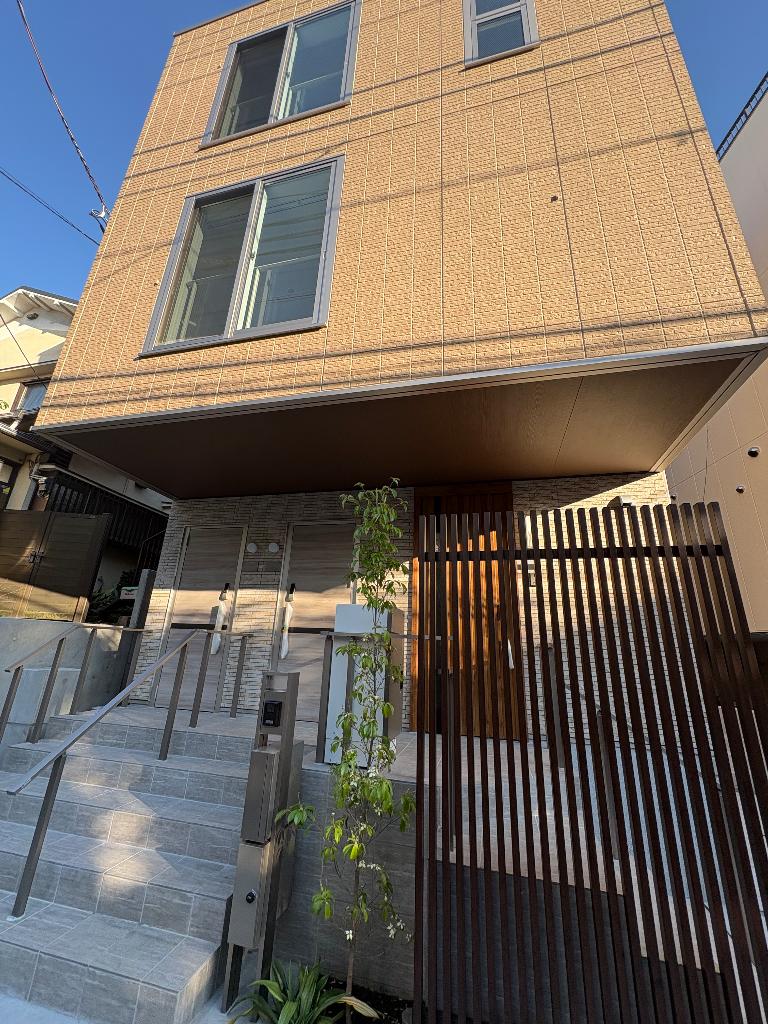 Brand New 2-Bedroom Condo in Hommachi 0