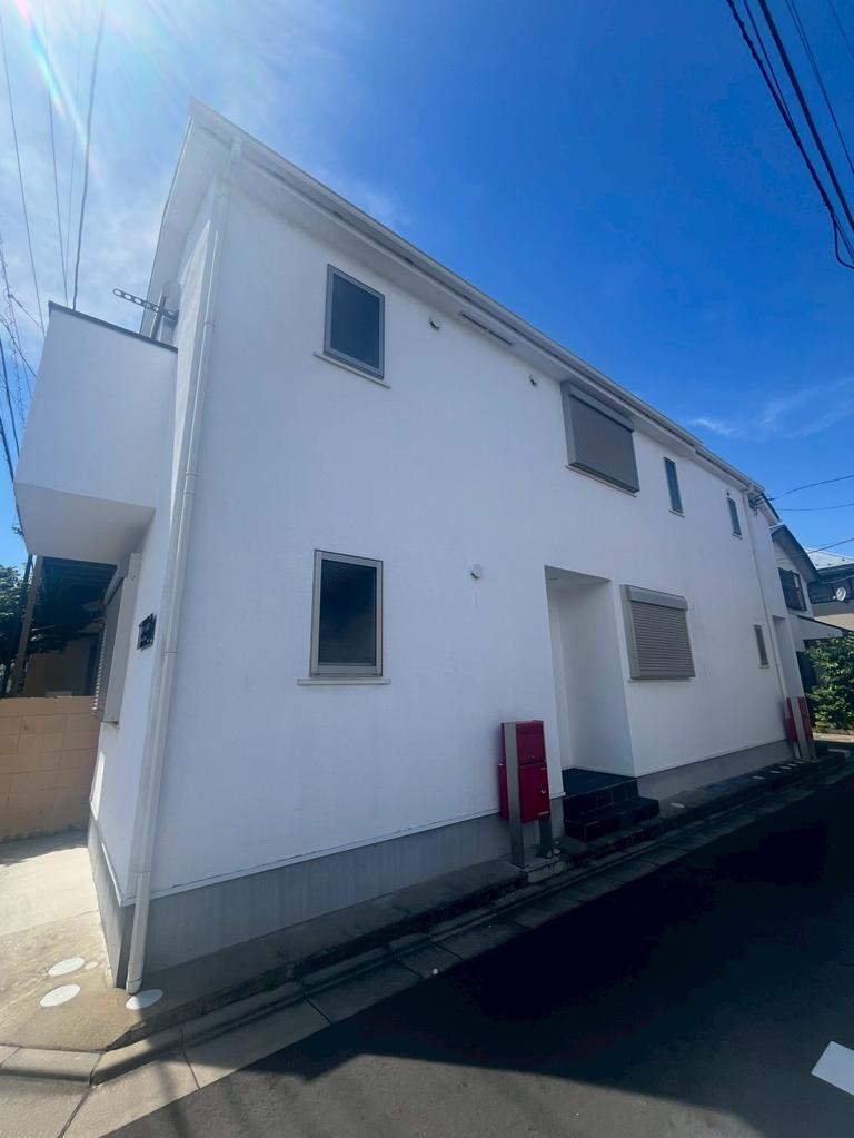 Modern 1-Bedroom Condo Near Station in Takasago 0
