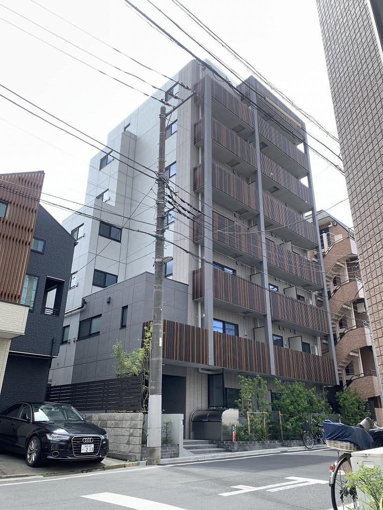 Modern 2-Bedroom Condo in Otsuka 0