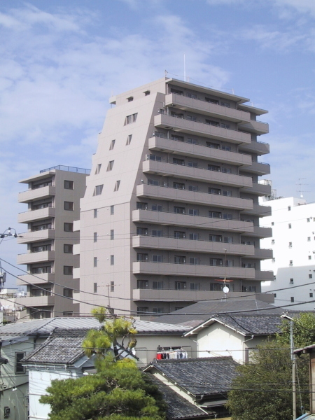 3-Bedroom Condo in Higashinakano 0