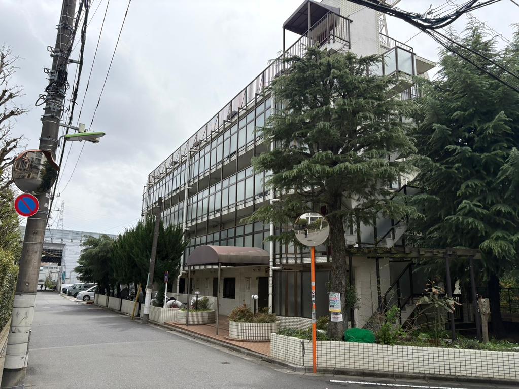 Charming 2-Bedroom Condo in Kaminoge 0