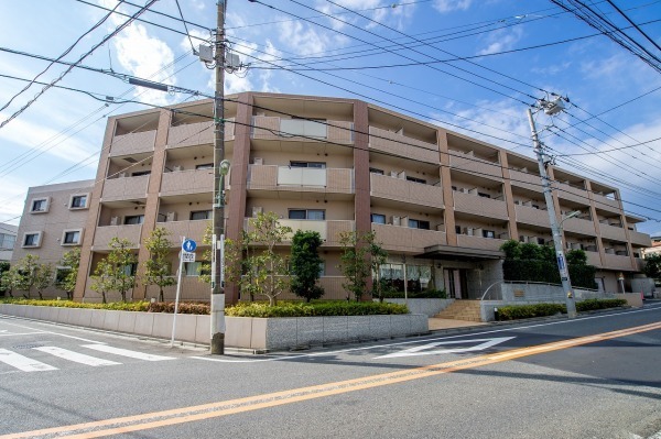 2-Bedroom Condo Near Station in Minamiyukigaya 0