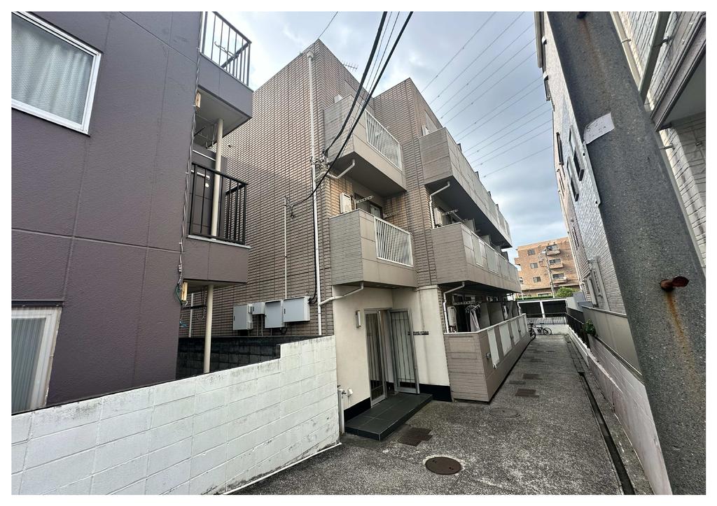 High-End Property Near Station in Hiyoshihoncho 0