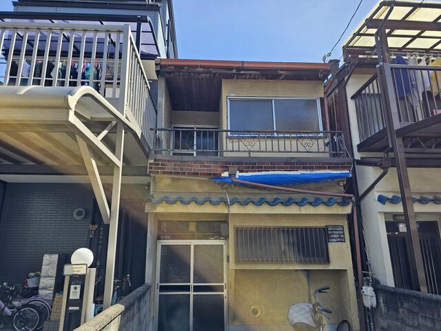 Classic 4-Bedroom House in Ayazono 0