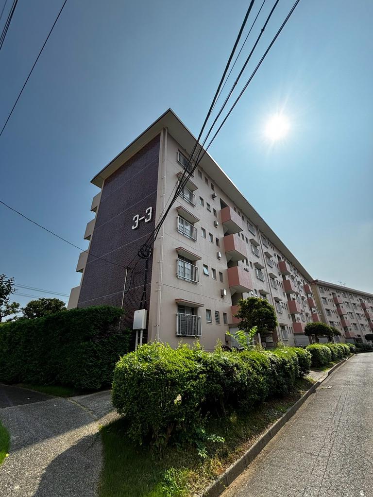 Charming 2-Bedroom Condo in Gyoda 0
