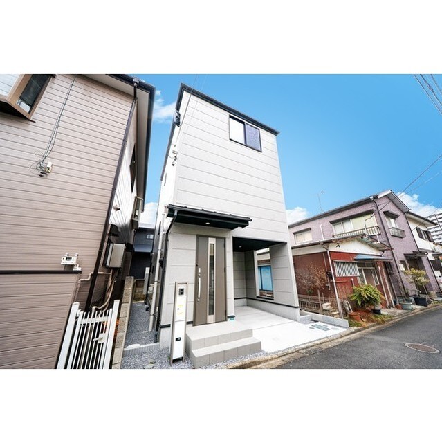Brand New 3-Bedroom House in Machiya 0