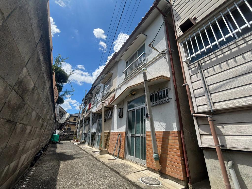 Charming 4-Bedroom House in Jinguji 0