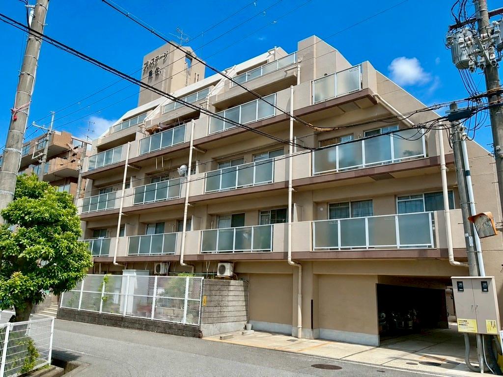 Vintage 3-Bedroom Condo Near Station in Uozumicho sumiyoshi 0