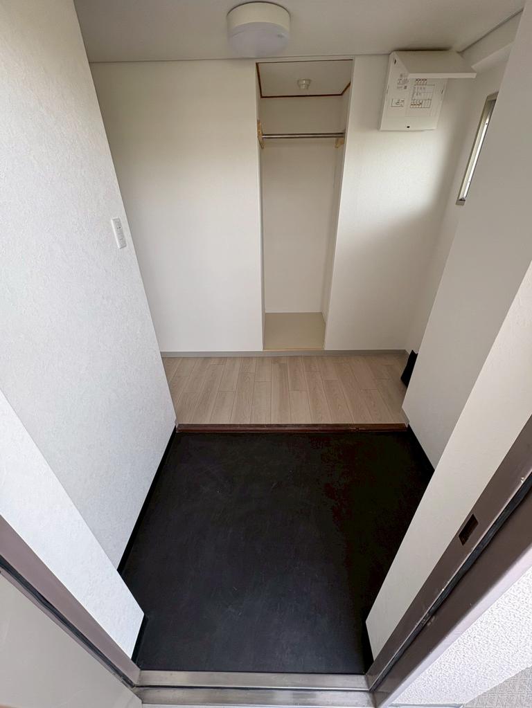 Charming 3-Bedroom Condo in Nishiizumigaoka 0