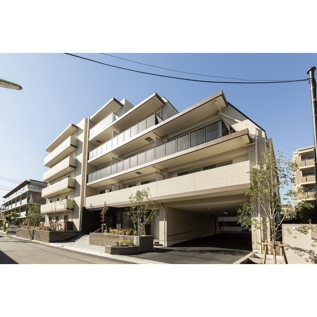 Modern 2-Bedroom Condo in Tamazutsumi 0