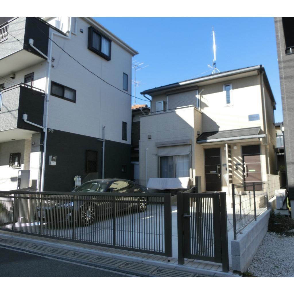 Modern 1-Bedroom Condo in Kitabukurocho 0
