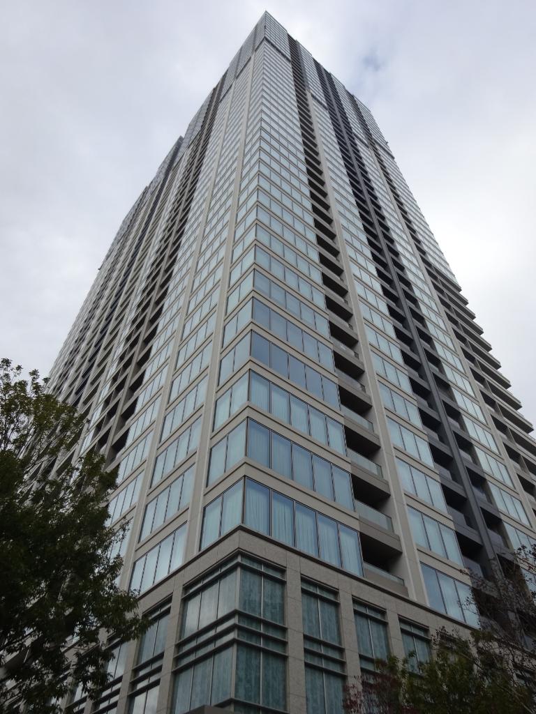 Modern 2-Bedroom Condo Near Station in Shirokane 0